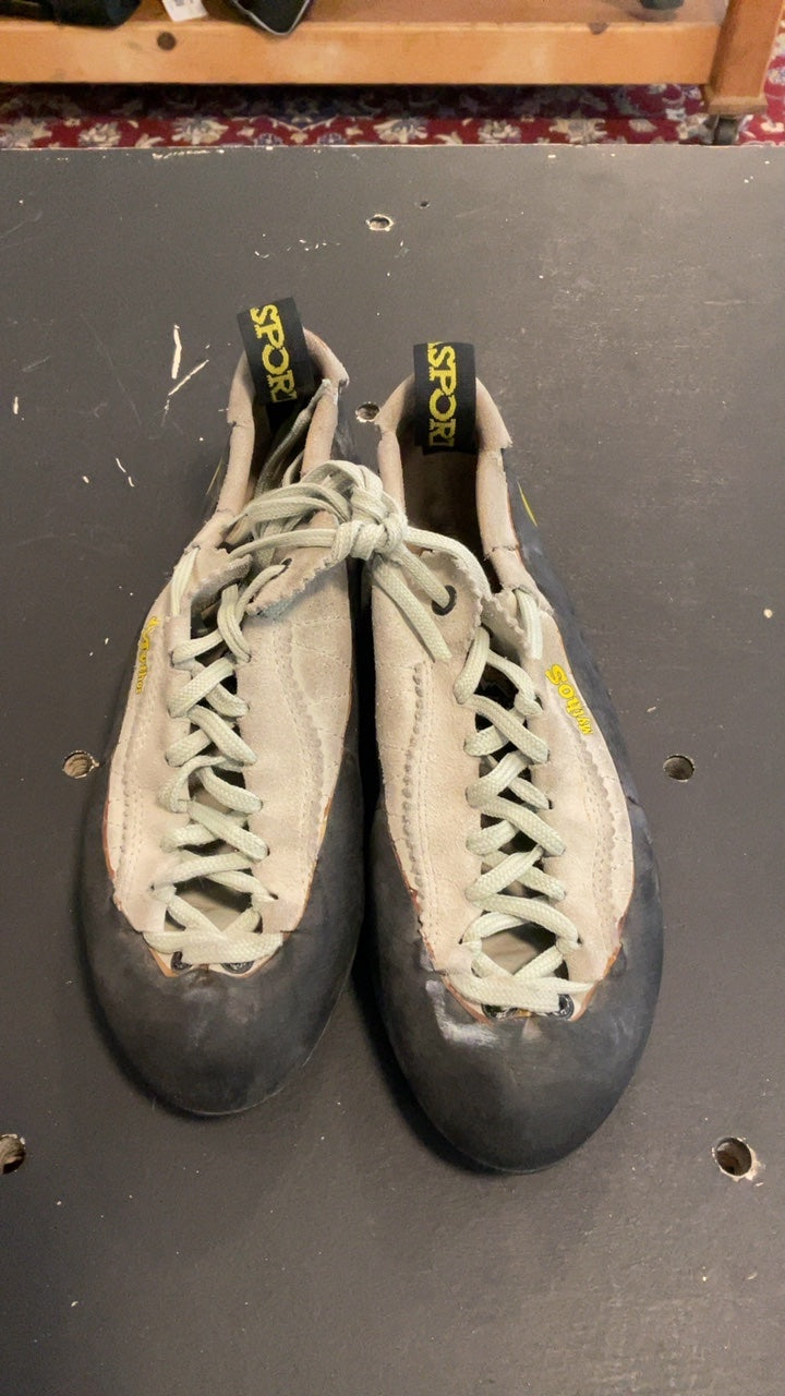 La Sportiva W's Mythos Shoes (Climbing) W's 39/7.5 Grey/Black