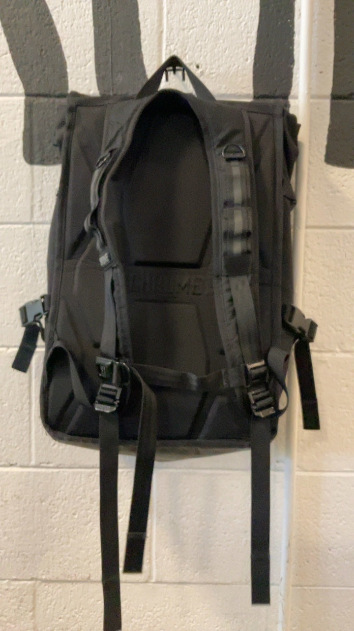Chrome Backpack 22L Black