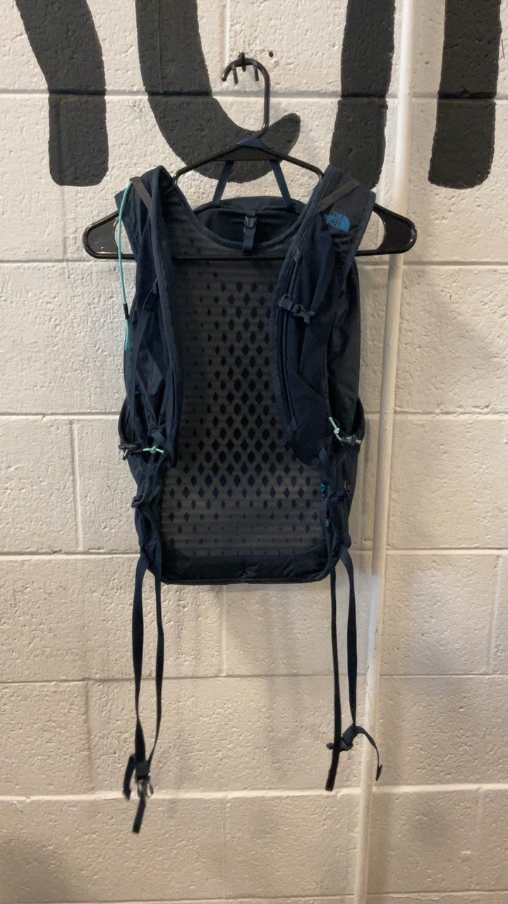 The North Face Chimera 18 Backpack 18L Blue/Purple