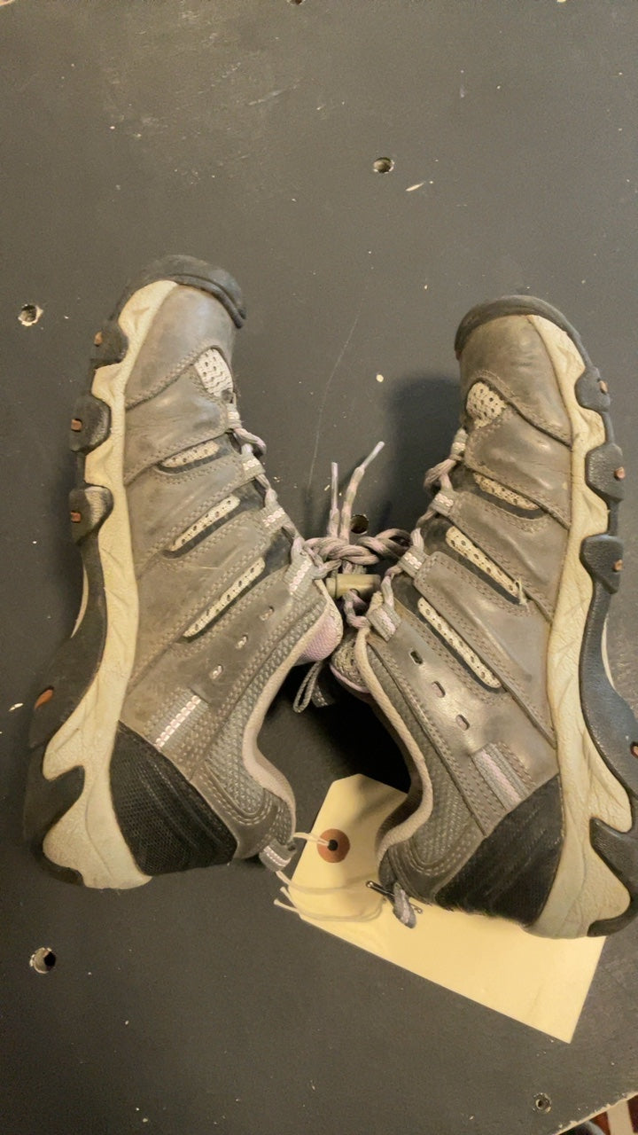 Keen Shoes Womens 7 Grey