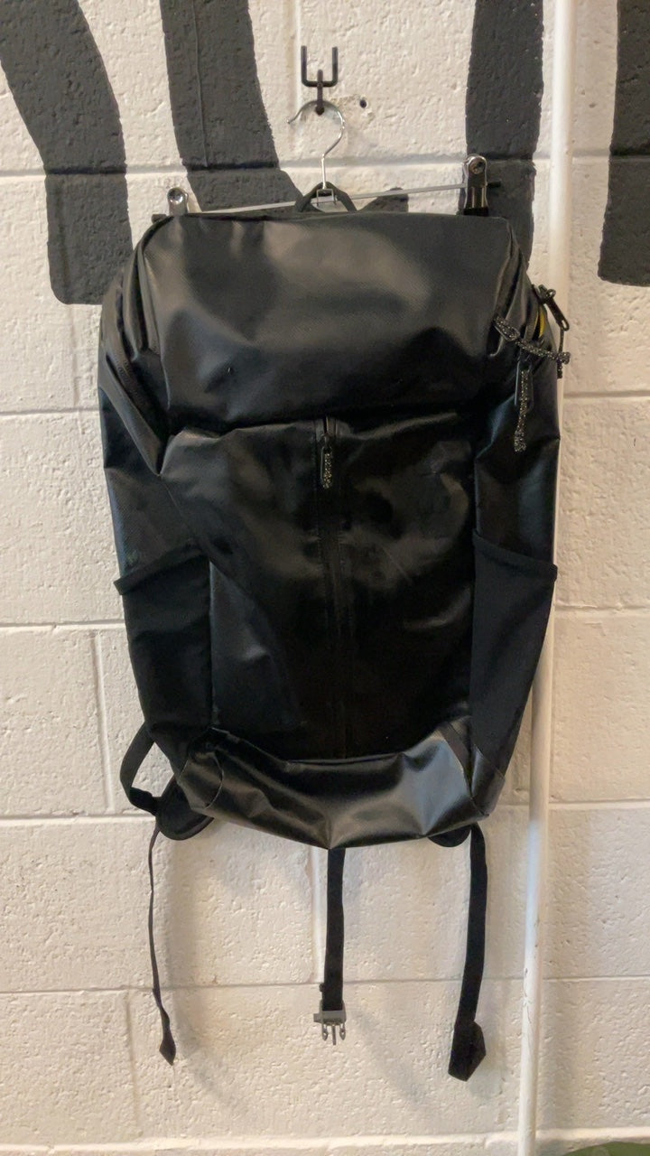Eagle Creek x National Geographic Further Backpack Black/Yellow