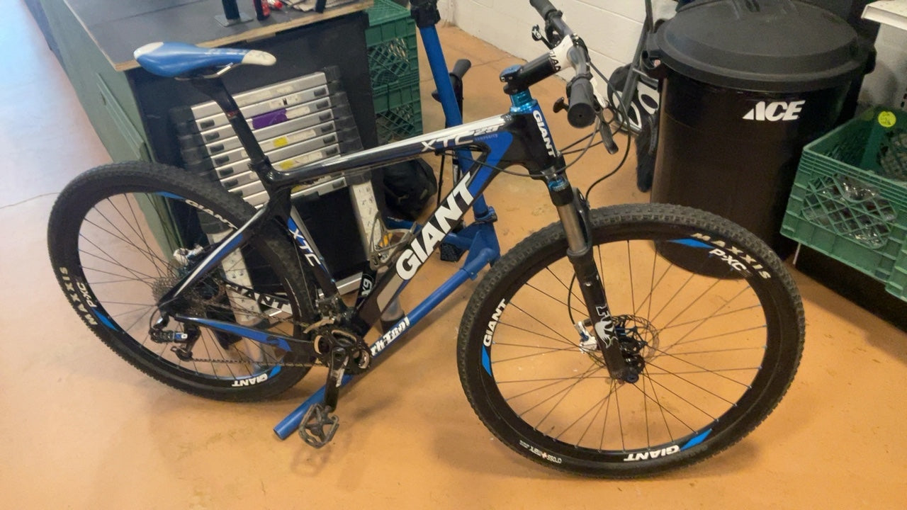 2012 Giant Bike L Composite XTC 29er