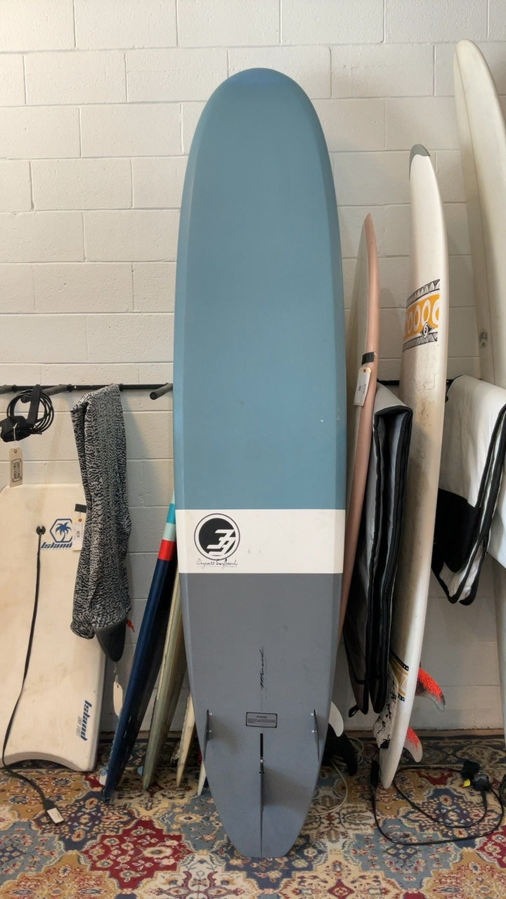 Degree 33 Ultimate Surfboard (Longboard) 9'0" Blue/White w/ White Degree 33 Surfboard Bag