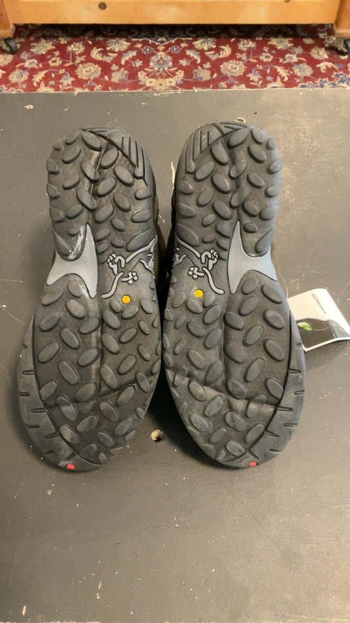 5.10 Exum Guide Shoes (Hiking Boots) 10.5 Black
