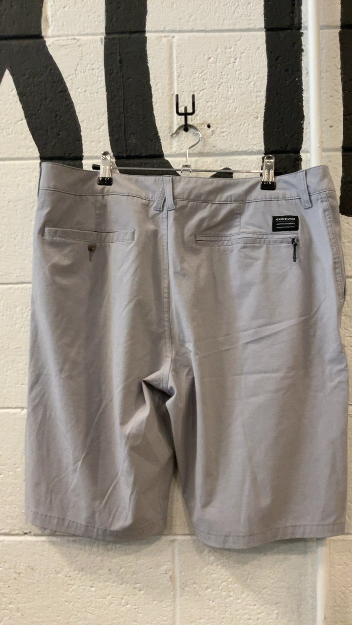 Quicksilver Shorts 36 Light Grey