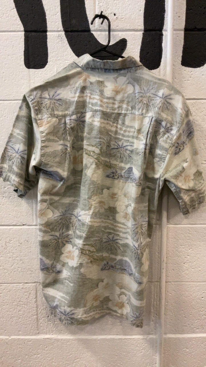 Wolverine Short Sleeve (Button Up) M White Flowers