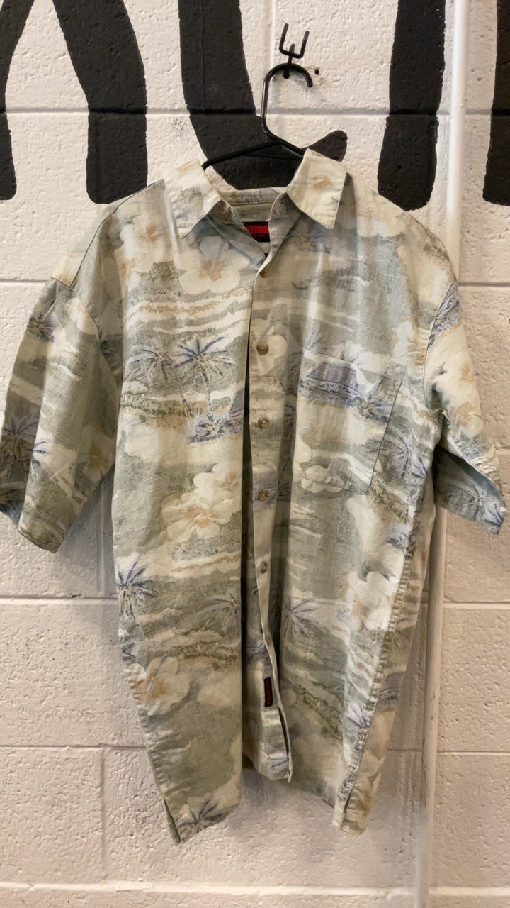 Wolverine Short Sleeve (Button Up) M White Flowers