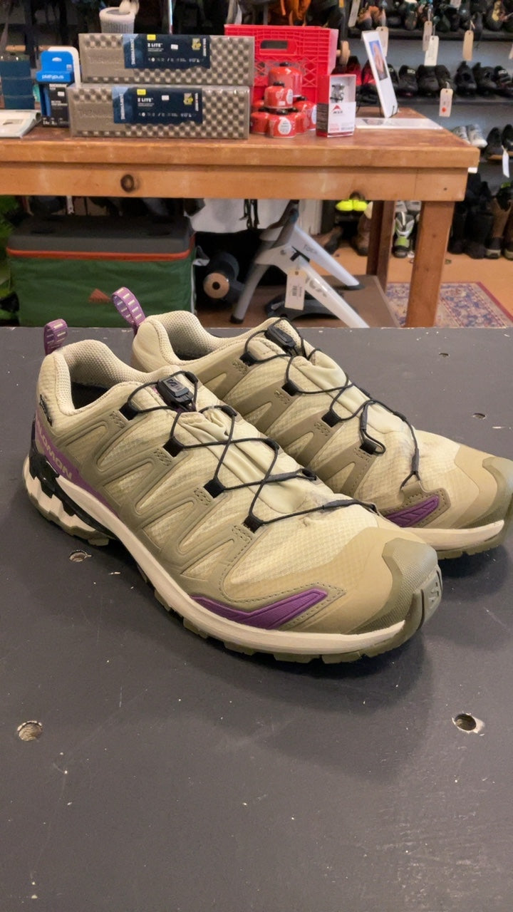 Solomon Shoes 9.5 Womens Green/Purple Goretex