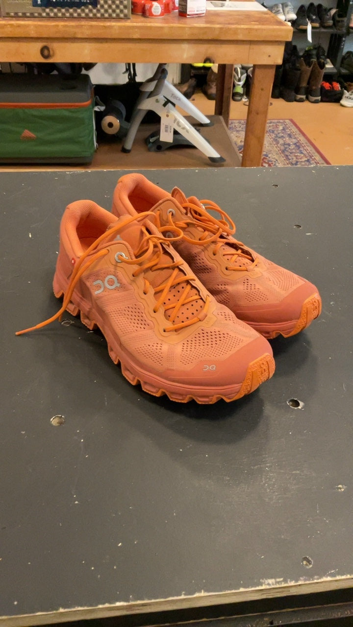 DQ Shoes W9 Orange