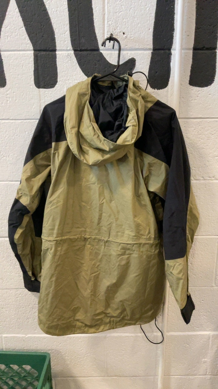 The North Face Windbreaker Small Black and Green Heavyweight