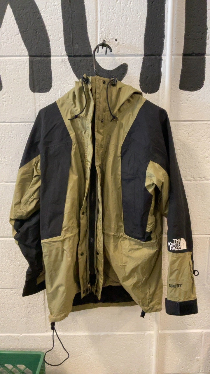 The North Face Windbreaker Small Black and Green Heavyweight