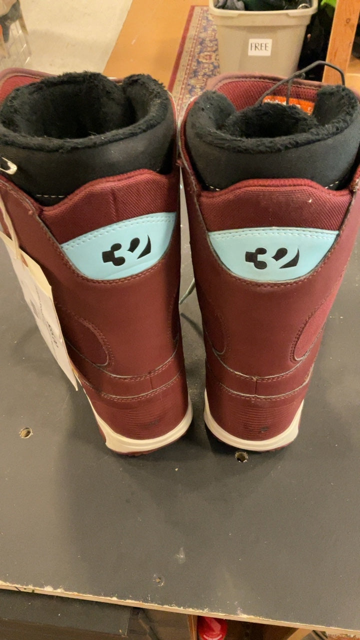 thirtytwo Snowboard Boots W7.5 Red/Blue Laces Prion