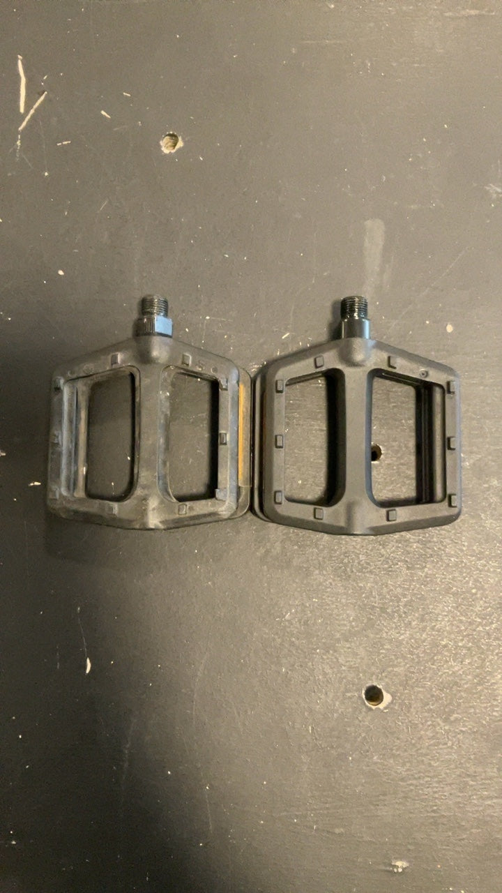 Unknown Bike Parts (Pedals) Black