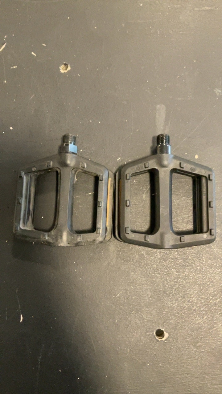 Unknown Bike Parts (Pedals) Black