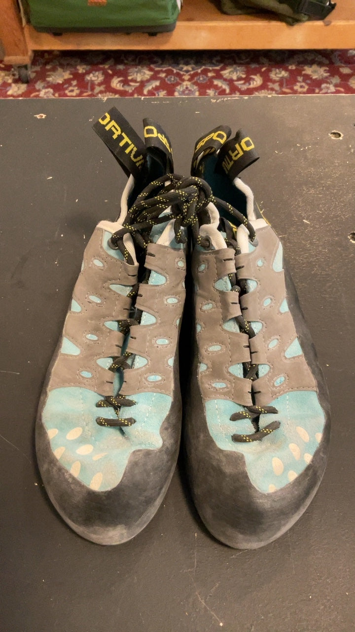 La Sportiva W's Tarantulace Shoes (Climbing) 7.5/40 Blue/Silver