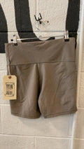 All in Motion Shorts M Brown High Rise 6"