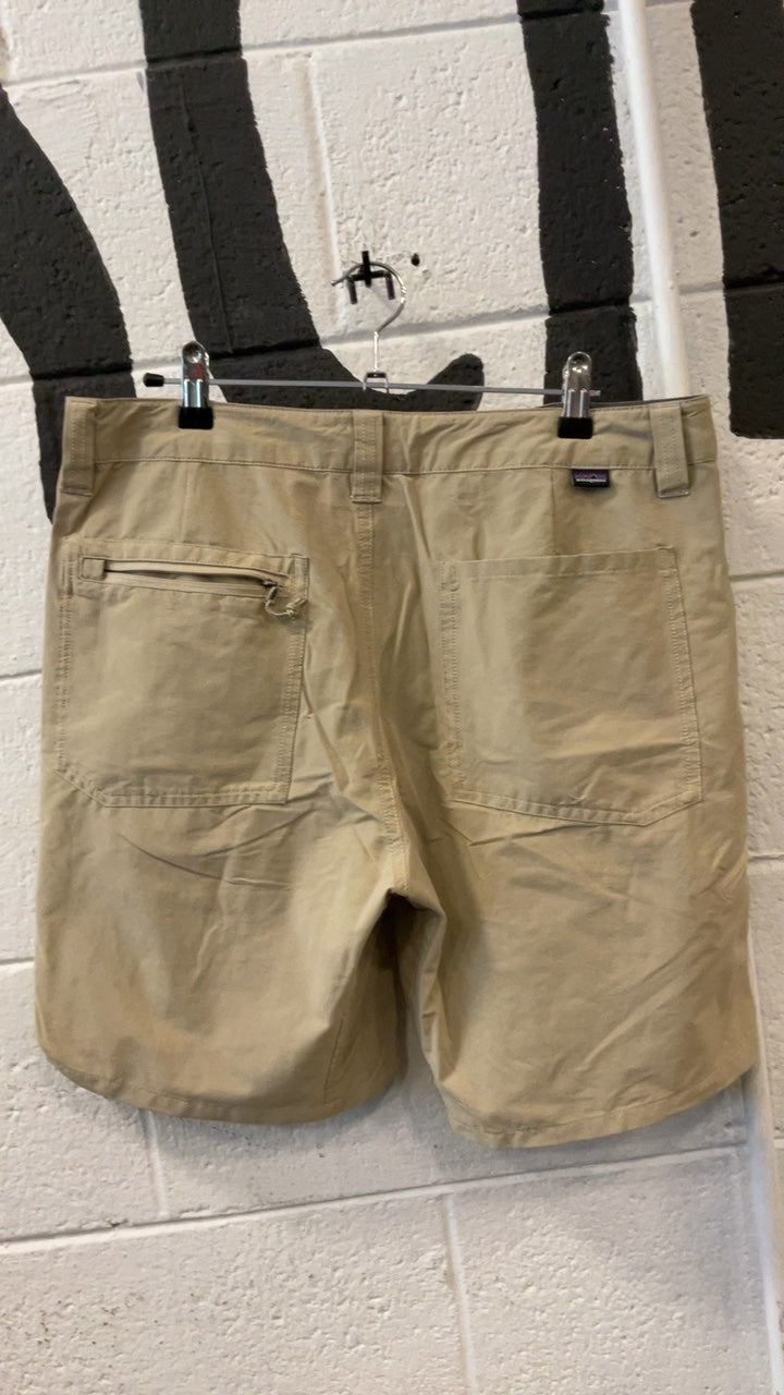 Patagonia Shorts 33 Khaki