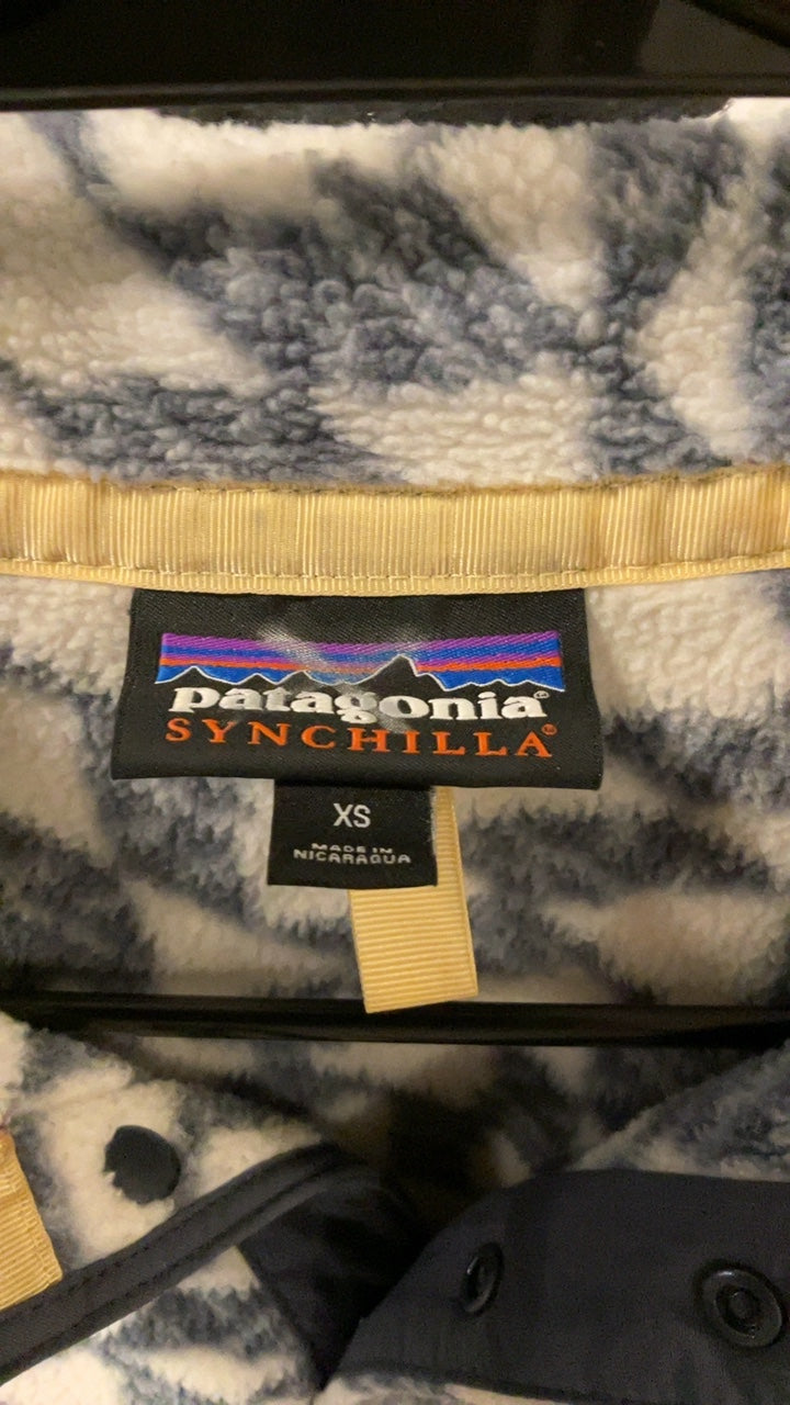 Patagonia Jacket XS Grey Geo Lightweight Synchilla Snap T