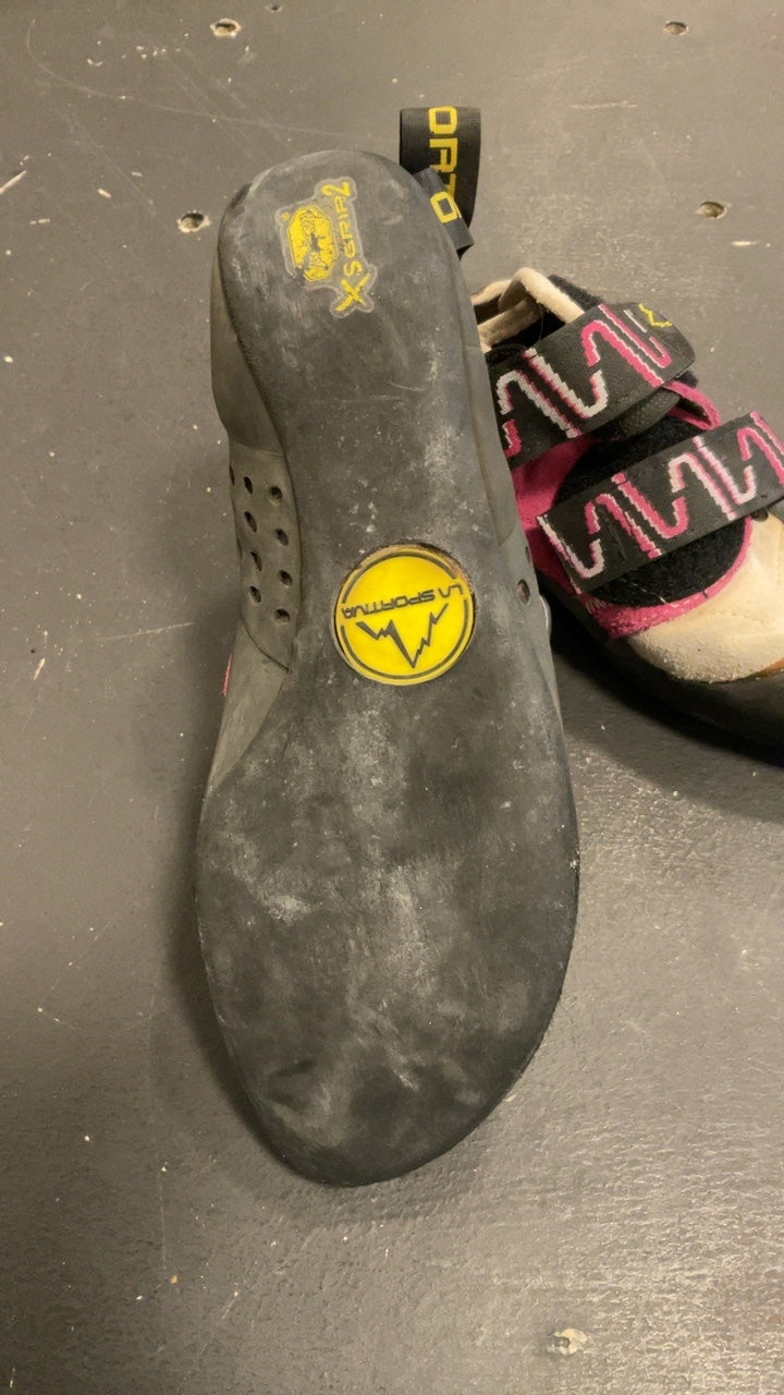 La Sportiva Shoes (Climbing) 38.5/W7.5 Katana Pink/Black