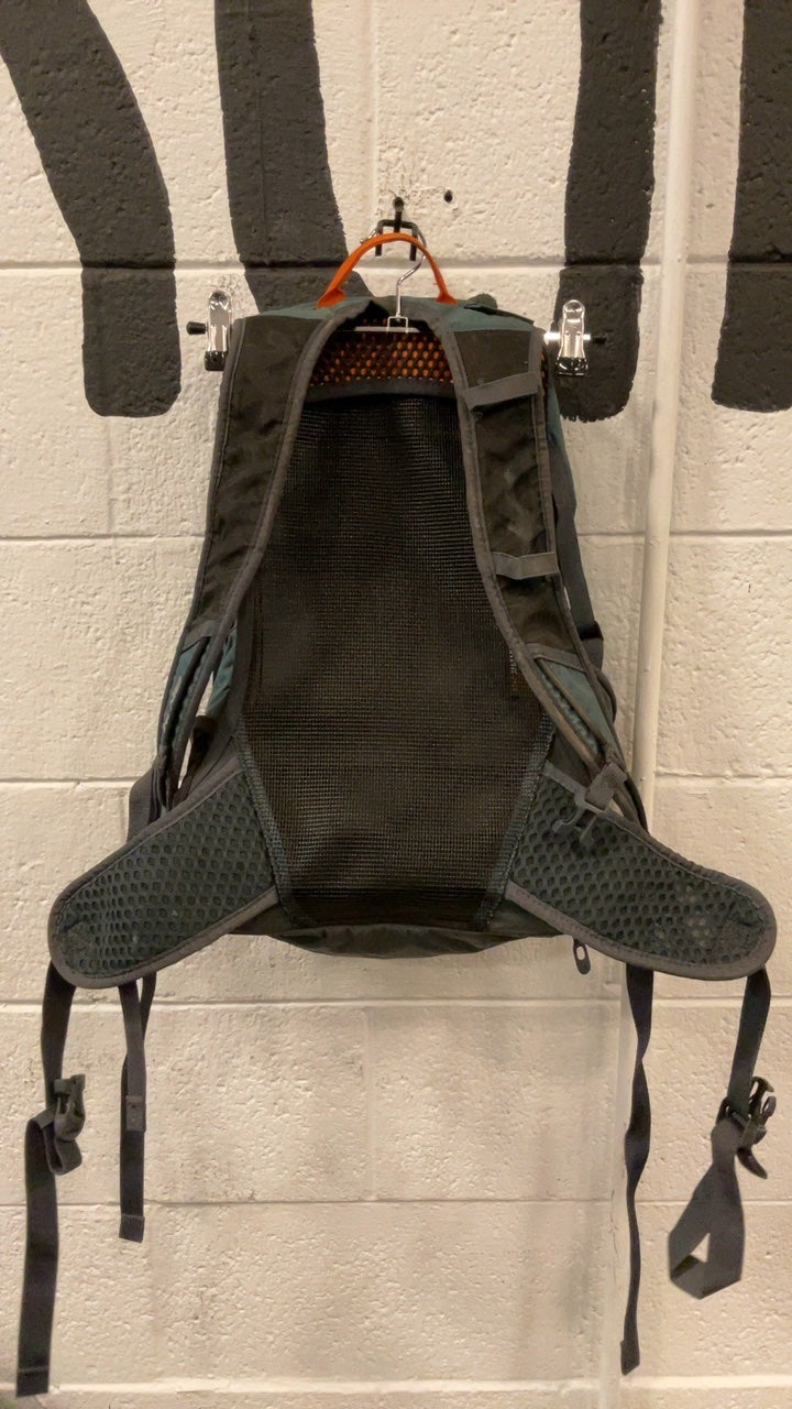 Dakine Backpack 14L Drafter Turquoise/Orange w/ bladder