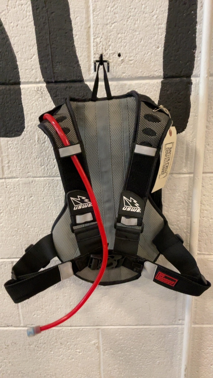 USWE Outlander Backpack (Hydration Pack) 9L Black