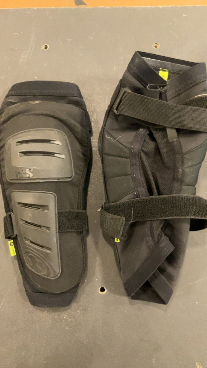 IXS Knee Pads M Black