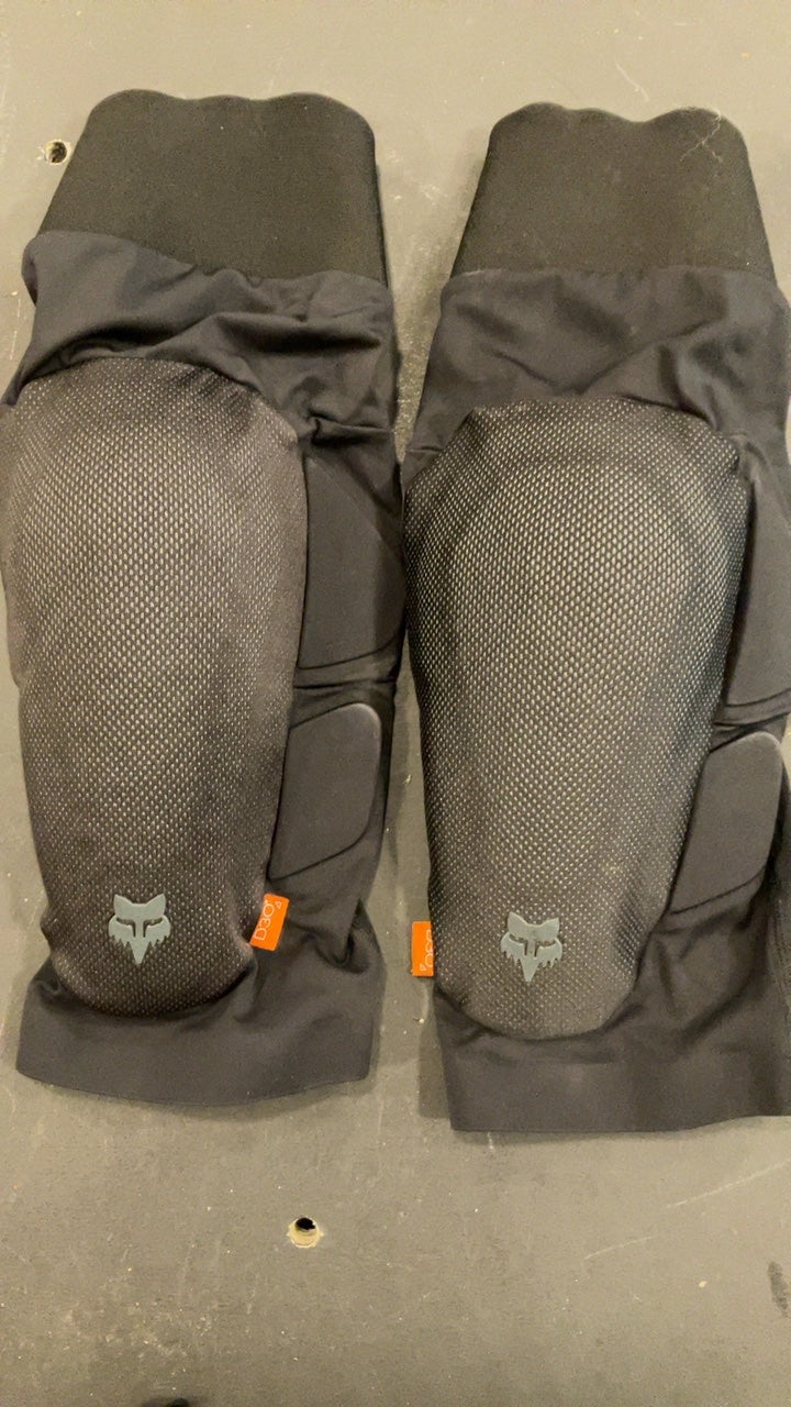 Fox Kneepads (Cycling) M Black D30