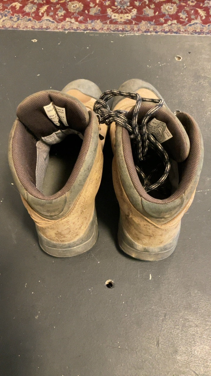 Vasque Wasatch Shoes (Hiking Boots) Women's 9.5 Brown