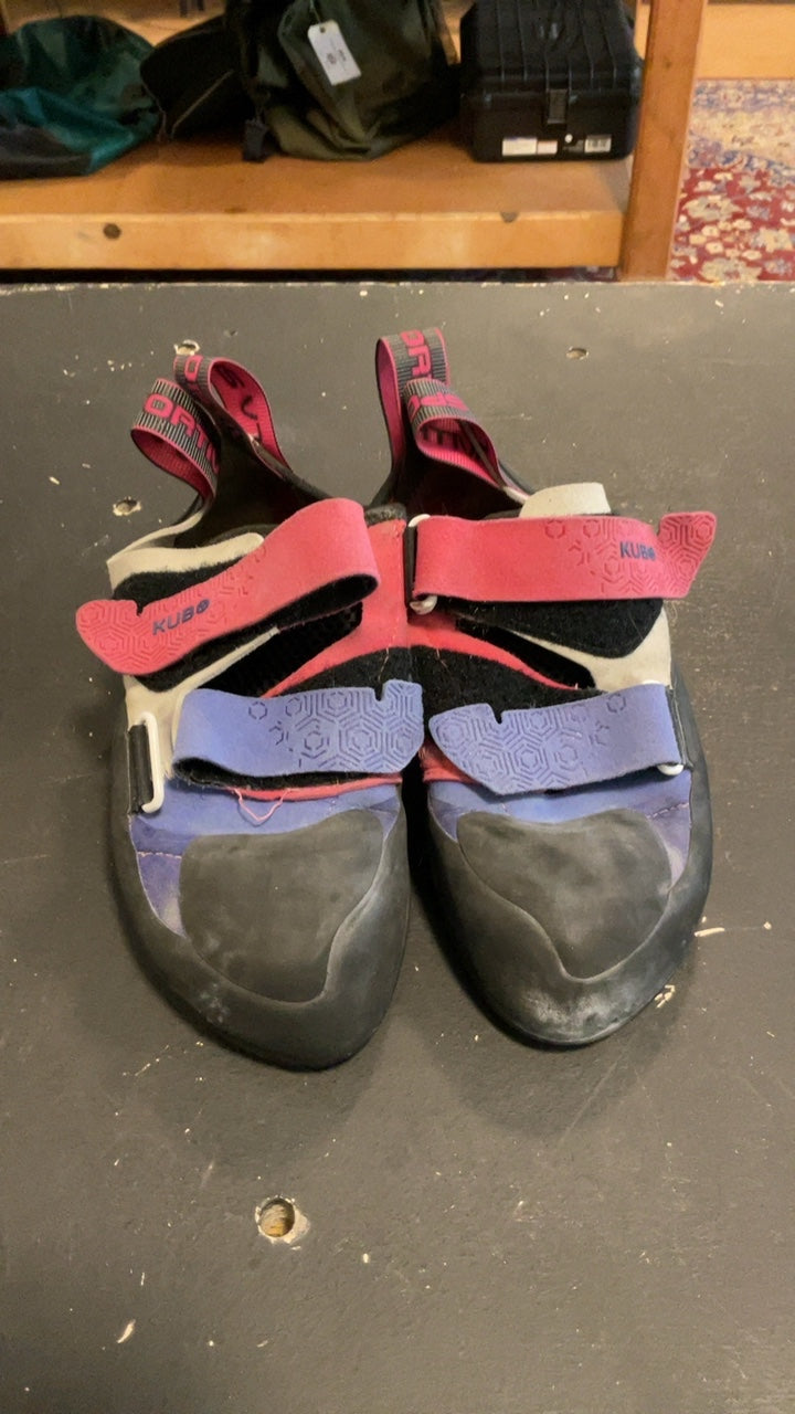 La Sportiva Shoes (Climbing) 38 1/2 Purple/Pink Kubo