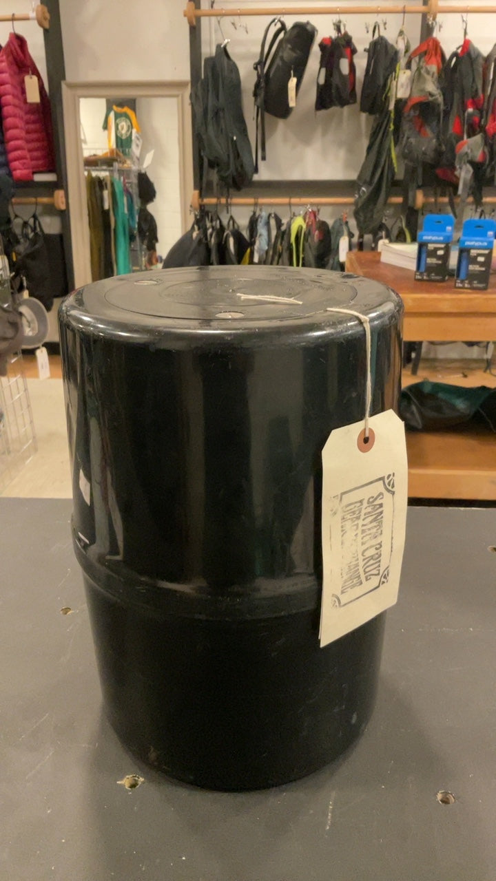 Backpackers Cuche Bear Box 10 L Black